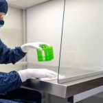 差一個動作良率差百倍！無塵室「單向擦拭原則」與專業工具解析